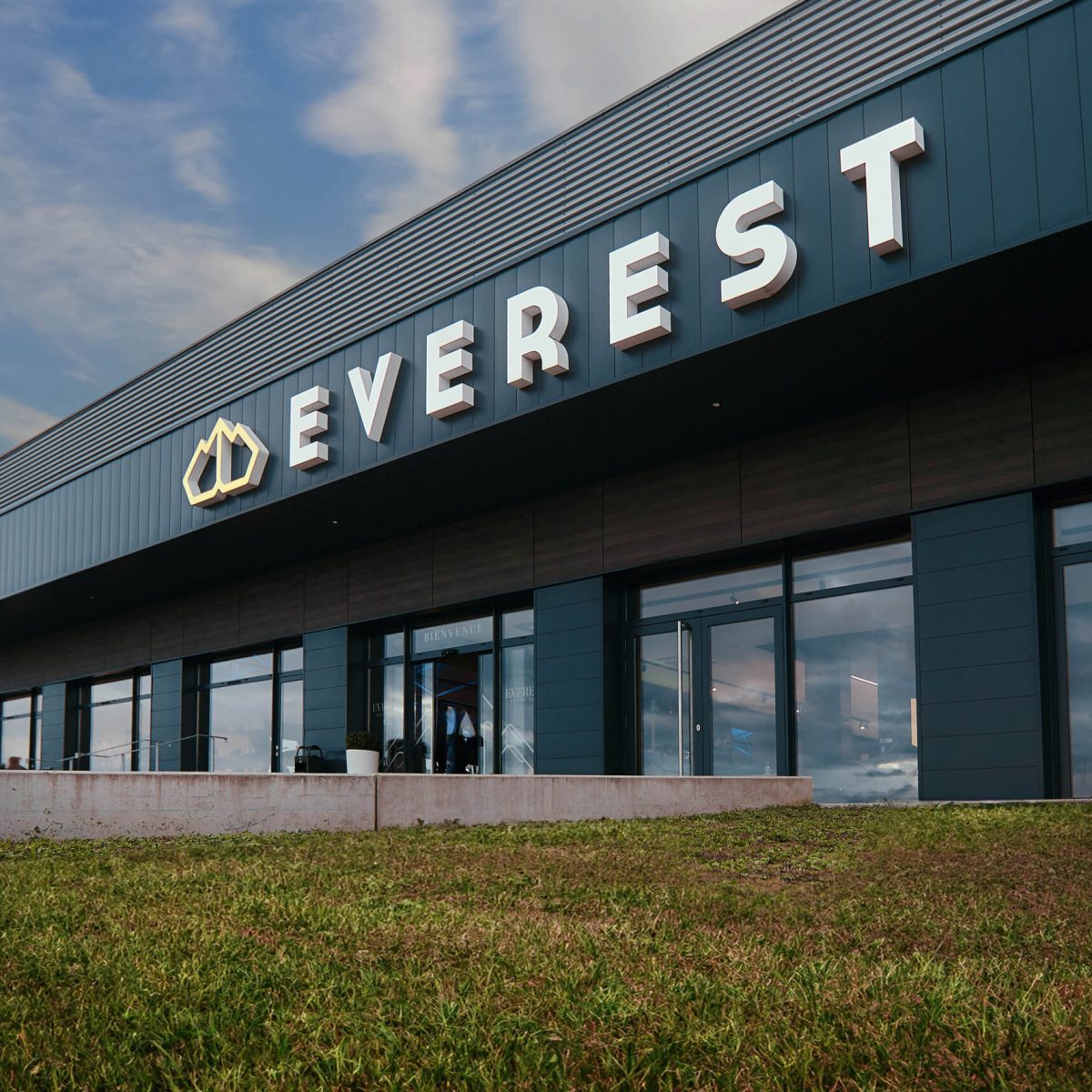 EVEREST SPORT CLUB
